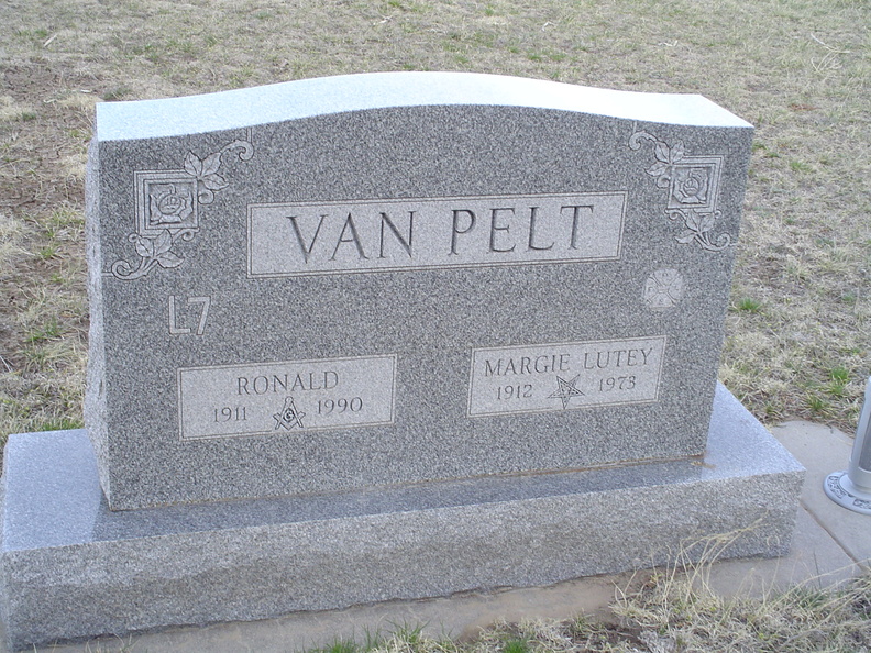 Van Pelt, Ronald & Margie (Lutey)