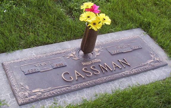 Gassman, Viva L. & Paul M.